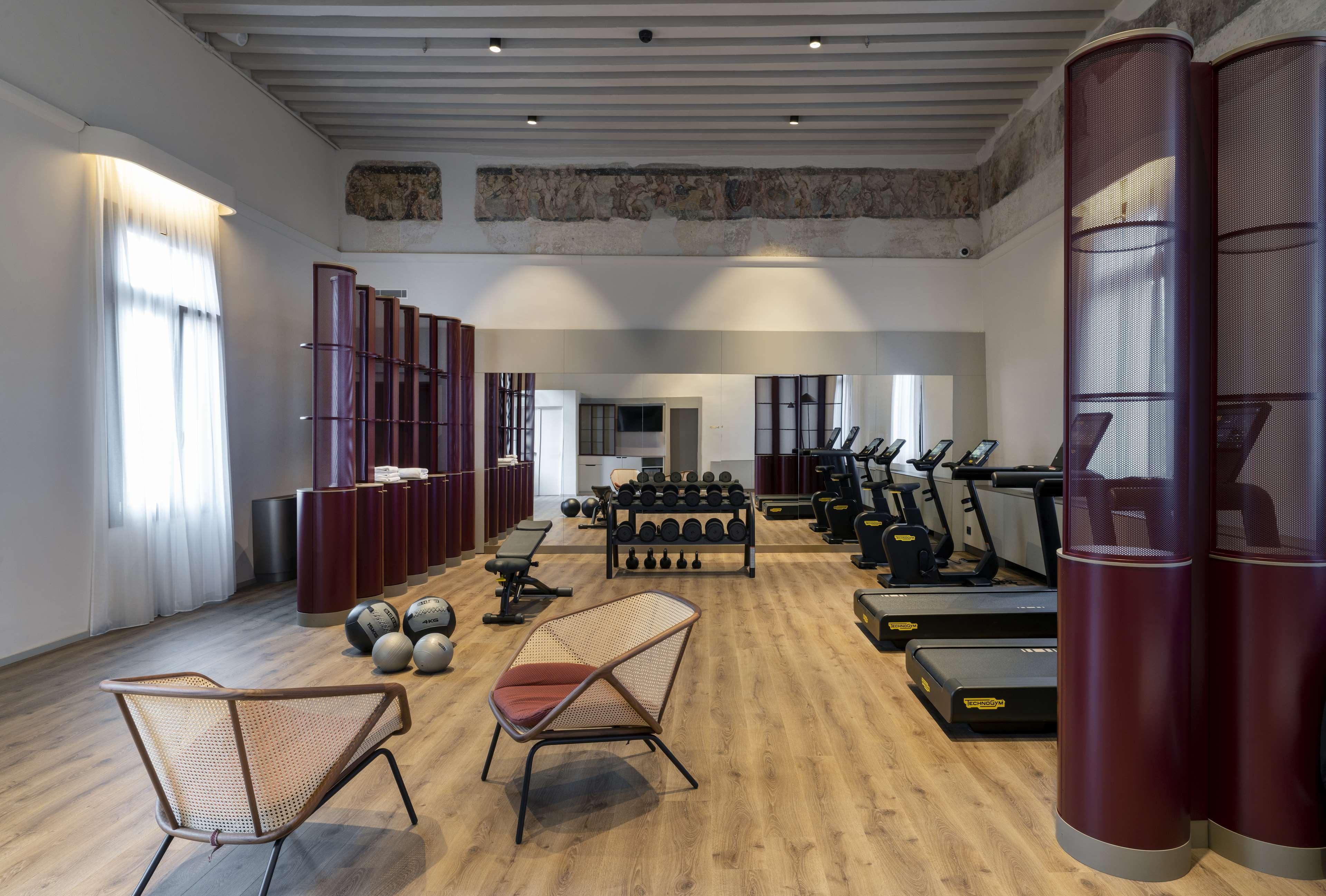 Radisson Collection Hotel, Palazzo Nani 베니스 외부 사진 The gym at the hotel