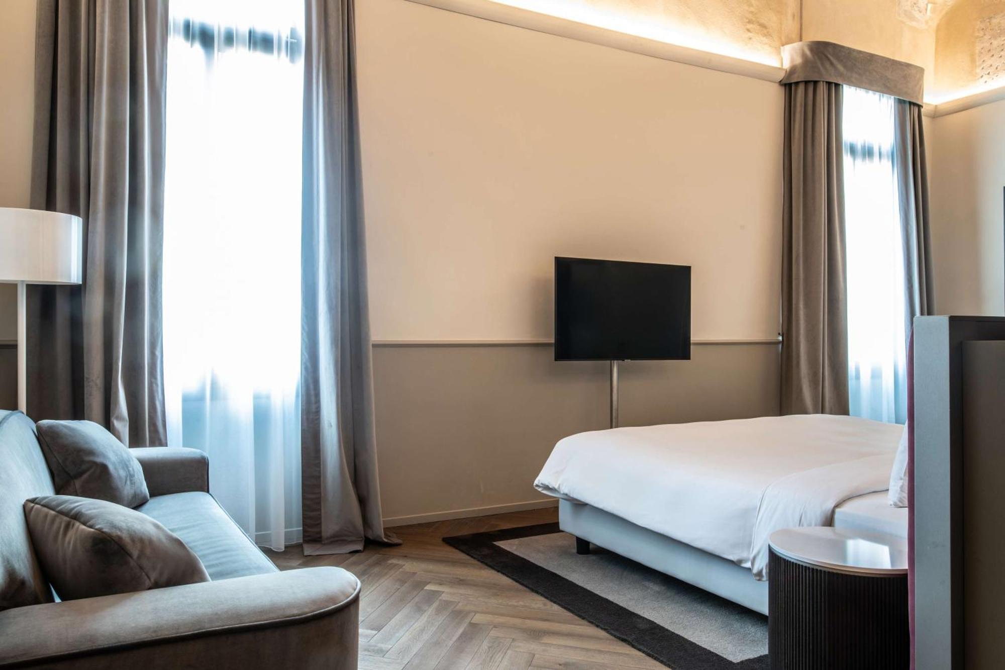 Radisson Collection Hotel, Palazzo Nani 베니스 외부 사진 A room at the hotel