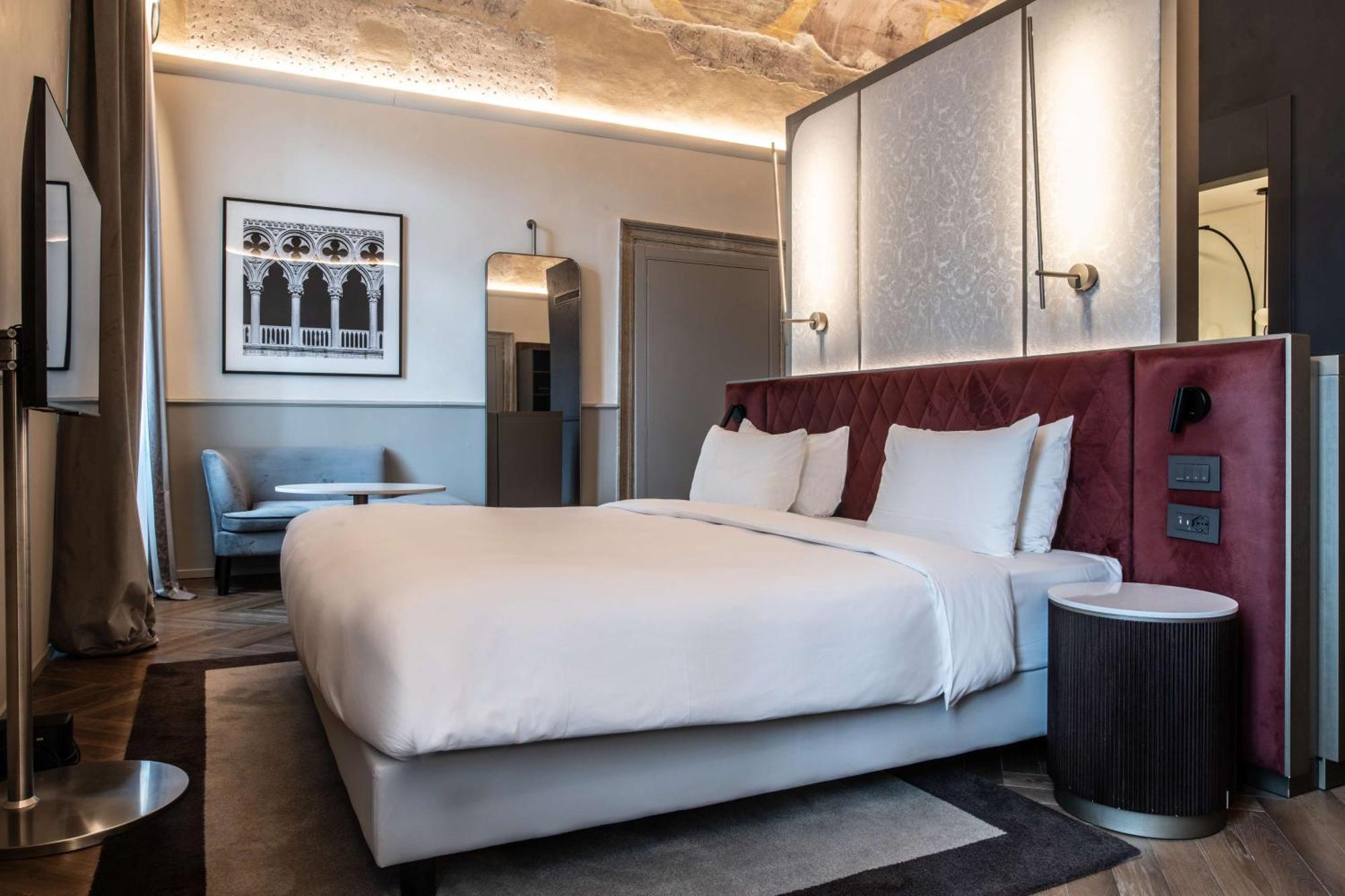 Radisson Collection Hotel, Palazzo Nani 베니스 외부 사진 A bedroom at the hotel